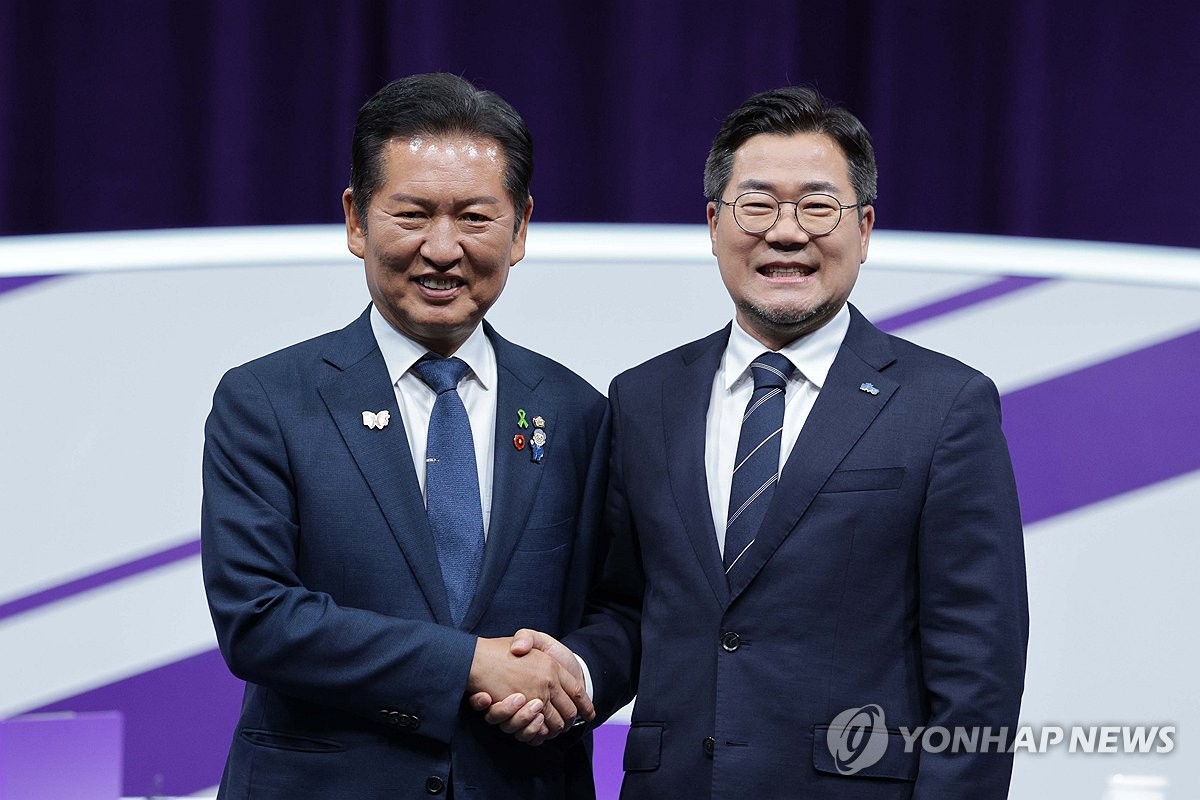 鄭·朴 "조국 사면 대통령 판단" 한목소리…"APEC …