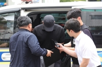 '고객집서 강도질' 농협 직원 "희귀병 치료비 빚 갚으려 범행"