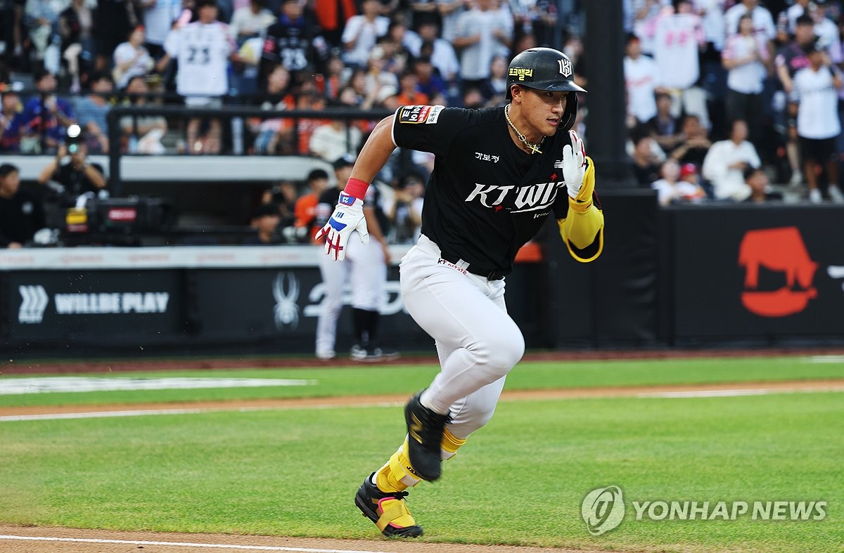 kt 안현민, 1차 검진서 근육 뭉침 진단…16일 MRI 2차 검진