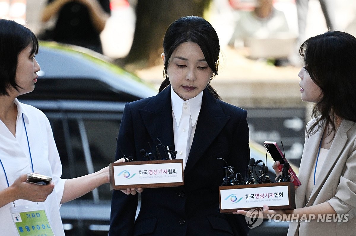 [속보] 특검, 김건희 내일 오전 10시 소환…구속 후 첫 조사