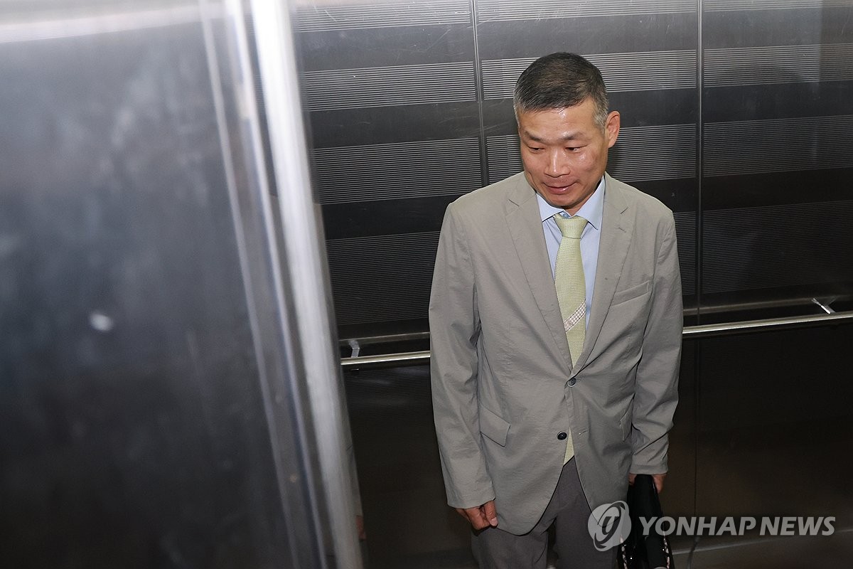 해병특검, 전 군검찰단장 3차 소환…채상병 기록 무단 회수 조사
