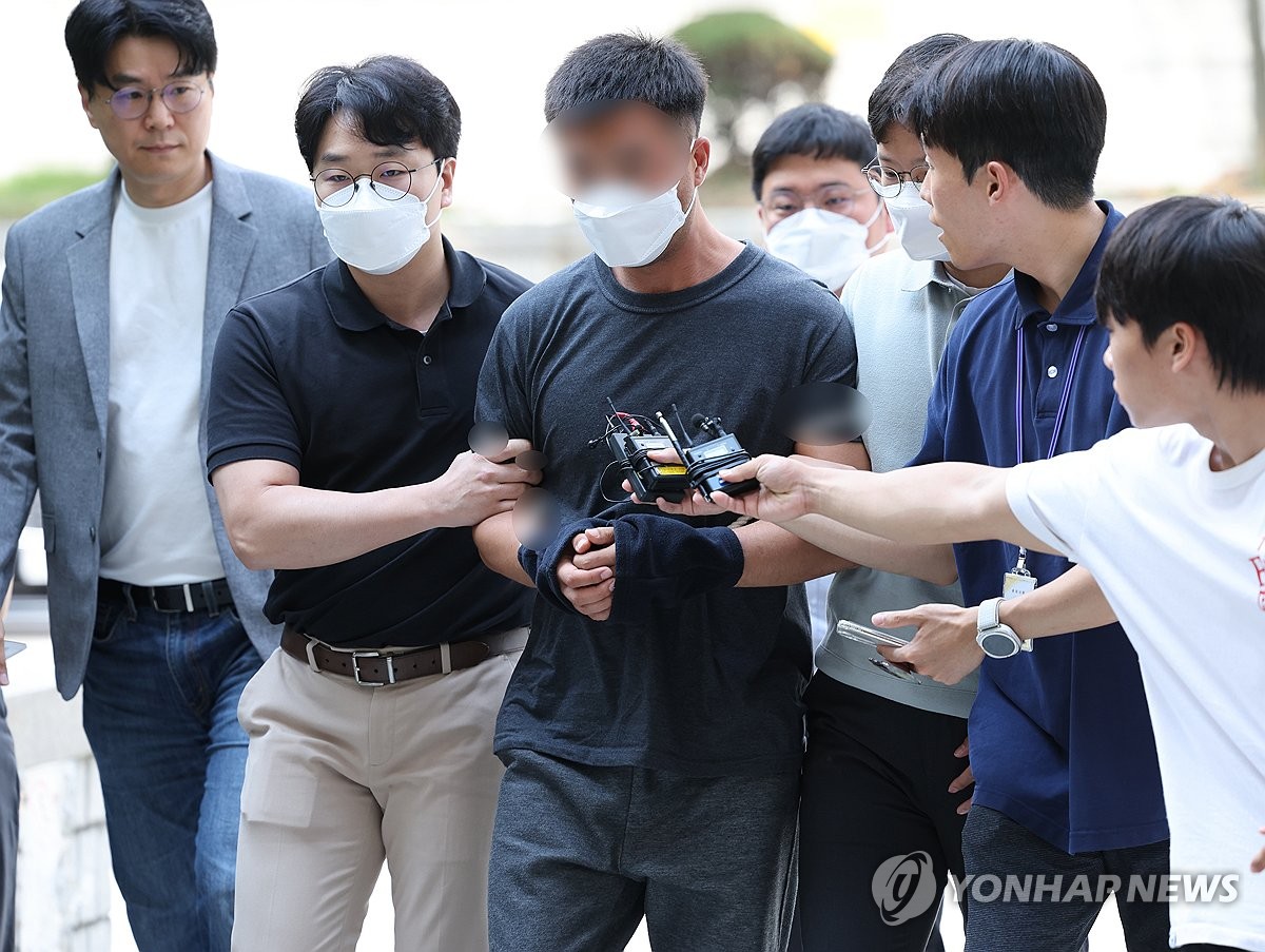 BTS 정국 등 노린 해킹조직 총책 구속…"증거인멸·도망 염려"