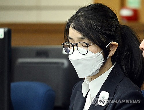 김건희 '뇌물혐의' 특검조사 4시간반만에 종료…金 진술거부