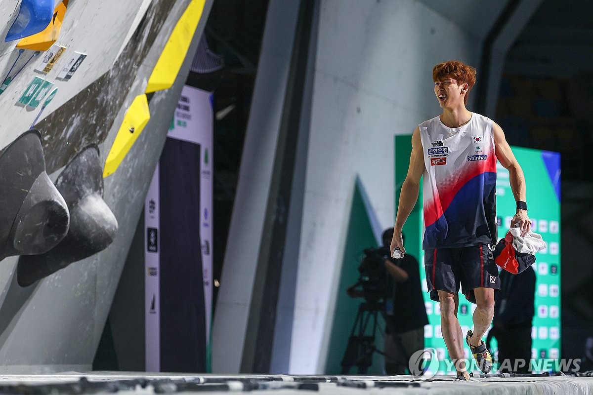 스포츠클라이밍 이도현, 세계선수권 볼더링 남자부 동메달