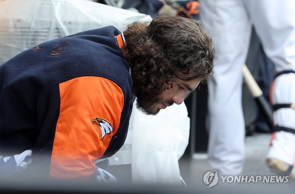 한화, PO 1차전 이기긴 했는데…폰세·김서현 난조에 '찜찜'