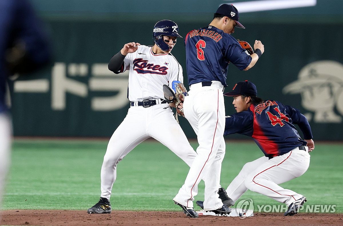 선취 적시타에 이어 더블스틸로 2루 훔친 송성문