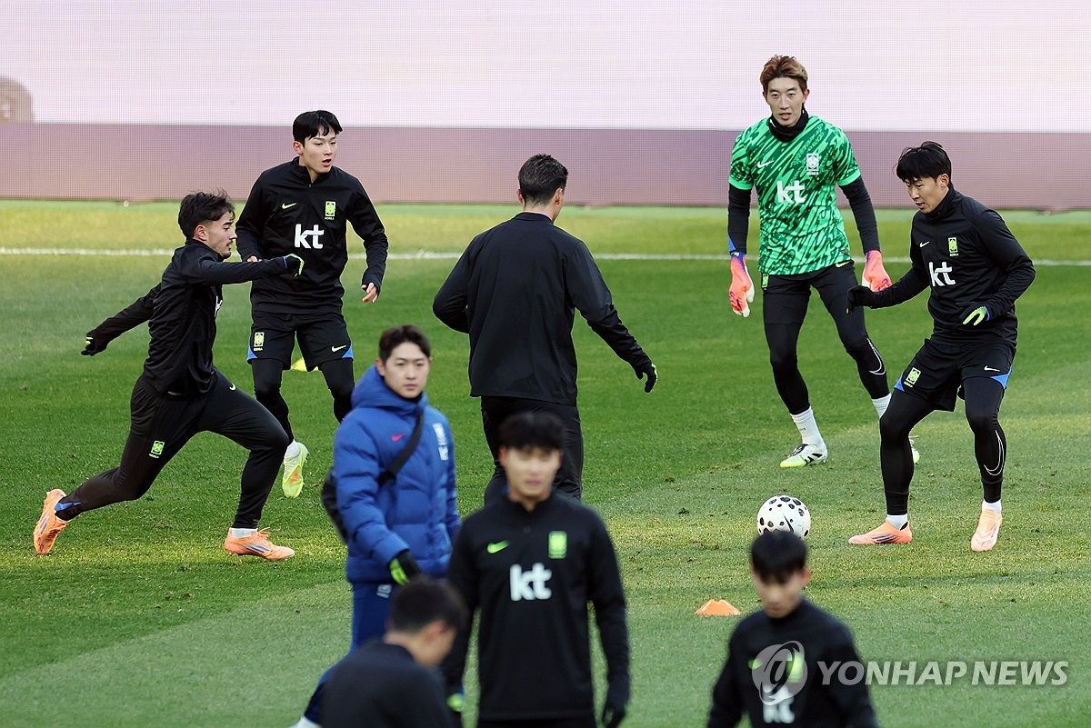 훈련하는 축구 대표팀