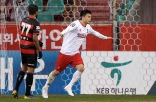 상주·서울, 개막 2연승 합창…울산은 강원과 0-0 '헛심공방'