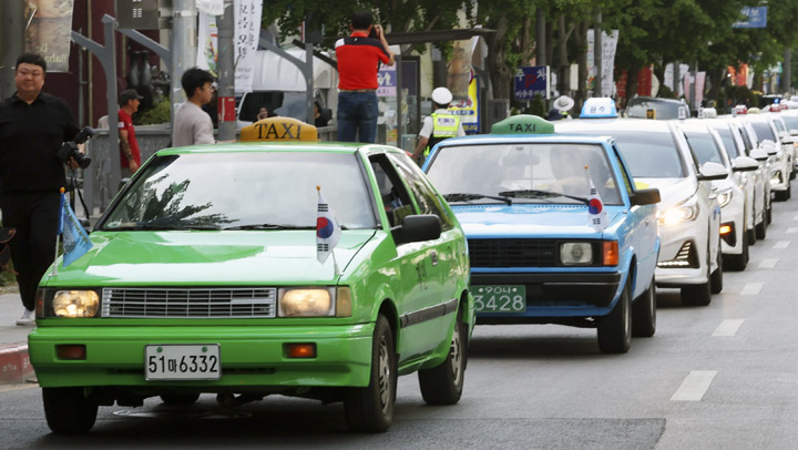 '민주기사의 날' …5·18 차량 시위 재연