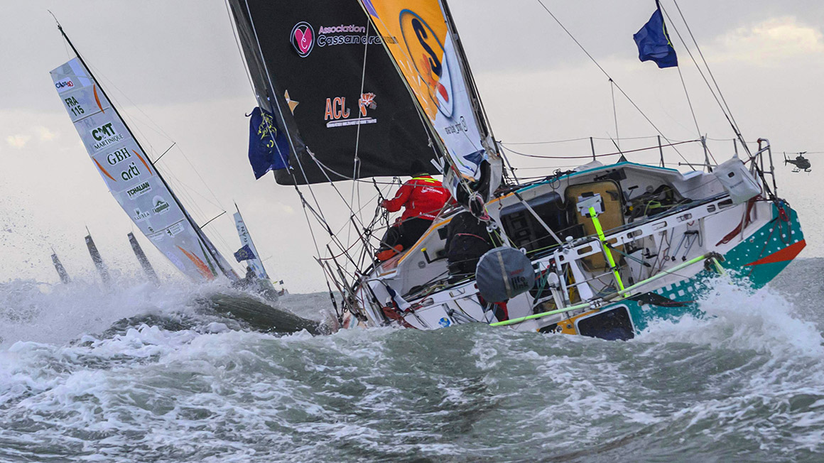 '파도를 헤치며'…프랑스서 열린 듀오 세일링 레이스