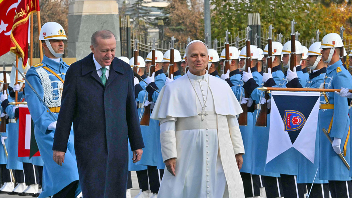 교황, 해외 순방 첫 기착지 튀르키예 도착