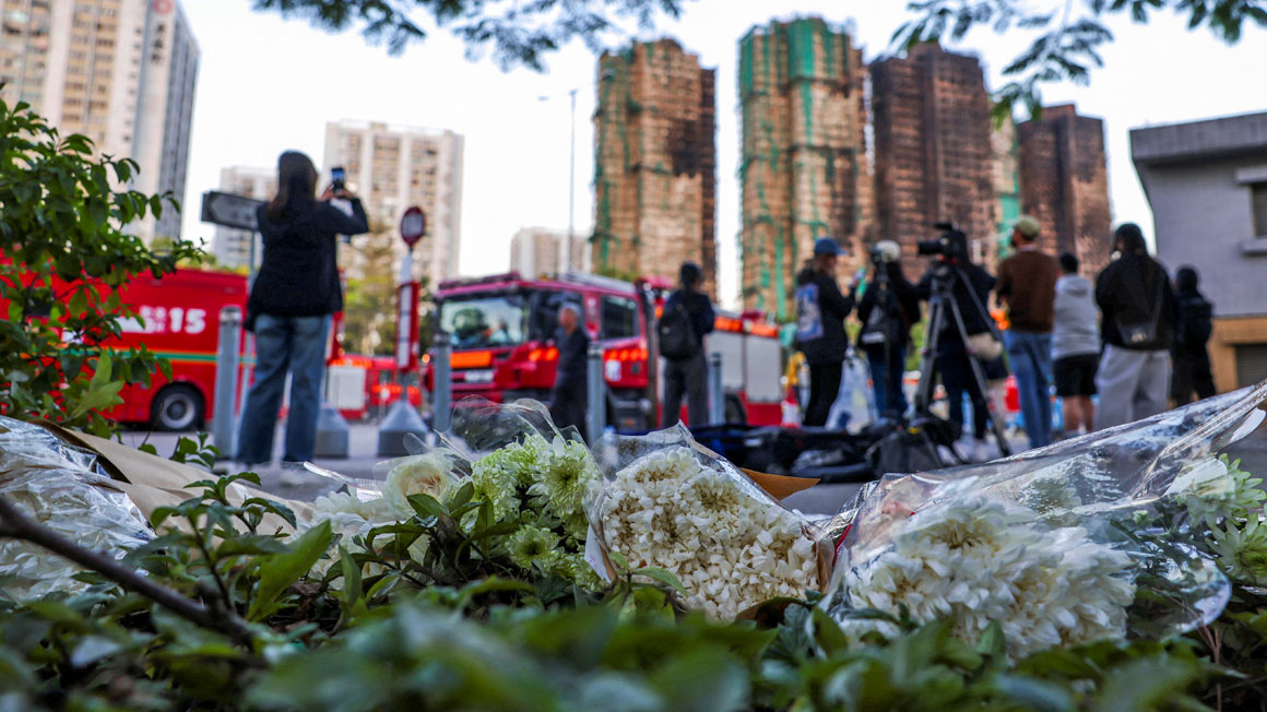 홍콩, '사망자 최소 128명' 아파트 화재에 애도기간 선포